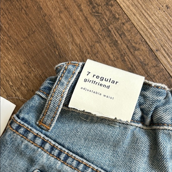 Disney Embroidered Minnie Mickey girlfriend fit Jeans - Picture 3 of 8